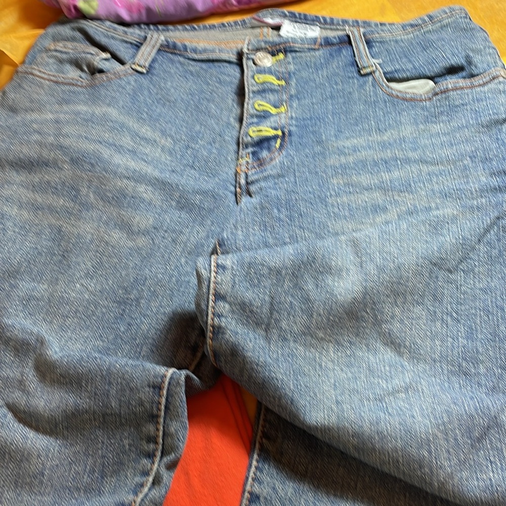 Juniors capris and top